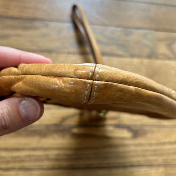 Coach tan wristlet - Picture 6 of 8